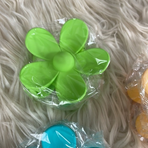 Trendy Y2K vibrant summer flower hair clip claw clip blue orange hair accessory - Picture 6 of 16